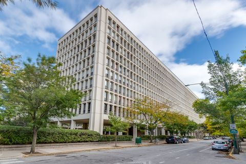 1400 E 55th Place 614S Chicago IL 60637