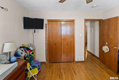 Tiny photo for 7302 HOFFMAN Road, Centralia, IL 62801 (MLS # EB460673)