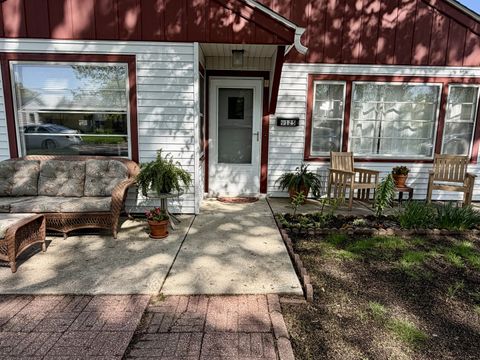 Tiny photo for 9125 S 51st Avenue, Oak Lawn, IL 60453 (MLS # 12632619)