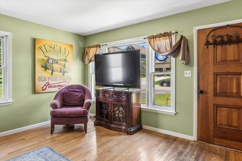 Tiny photo for 4532 Sherwood Avenue, Downers Grove, IL 60515 (MLS # 12678695)