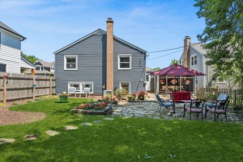Tiny photo for 4532 Sherwood Avenue, Downers Grove, IL 60515 (MLS # 12678695)
