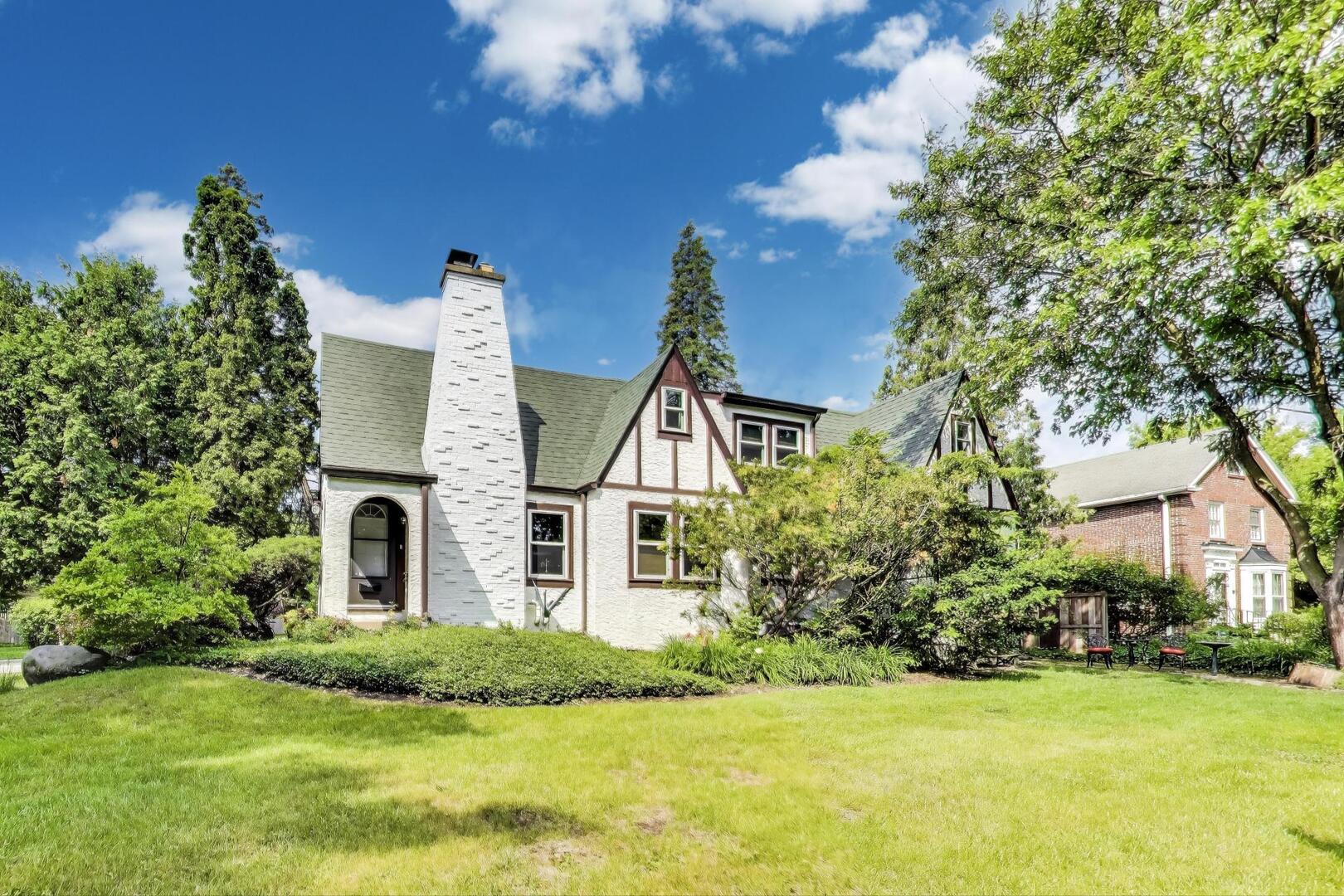 653 Blackstone Place