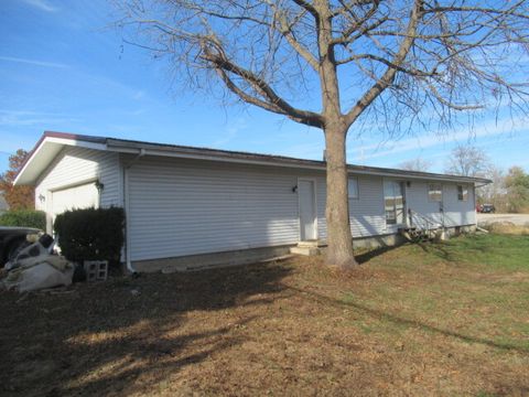 Tiny photo for 106 W Lincoln Avenue, Ogden, IL 61859 (MLS # 12624228)