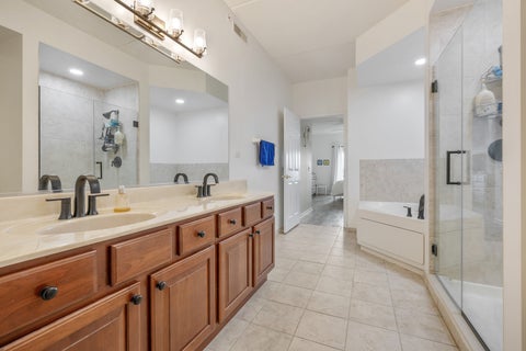 Tiny photo for 1479 N MILWAUKEE Avenue #307, Libertyville, IL 60048 (MLS # 12729557)