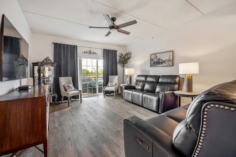 Tiny photo for 1479 N MILWAUKEE Avenue #307, Libertyville, IL 60048 (MLS # 12729557)