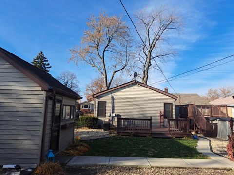 Tiny photo for 7807 Parkside Avenue, Burbank, IL 60459 (MLS # 12518109)
