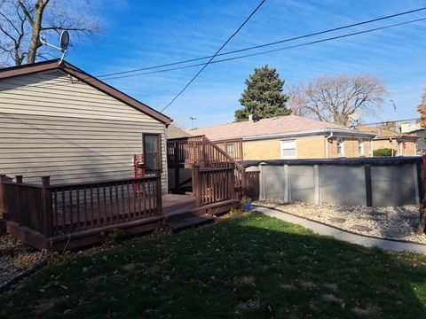 Tiny photo for 7807 Parkside Avenue, Burbank, IL 60459 (MLS # 12518109)