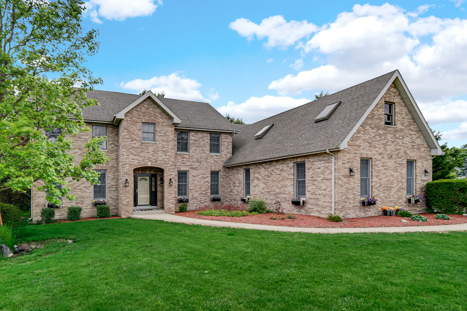 13935 Elizabeth Lane
