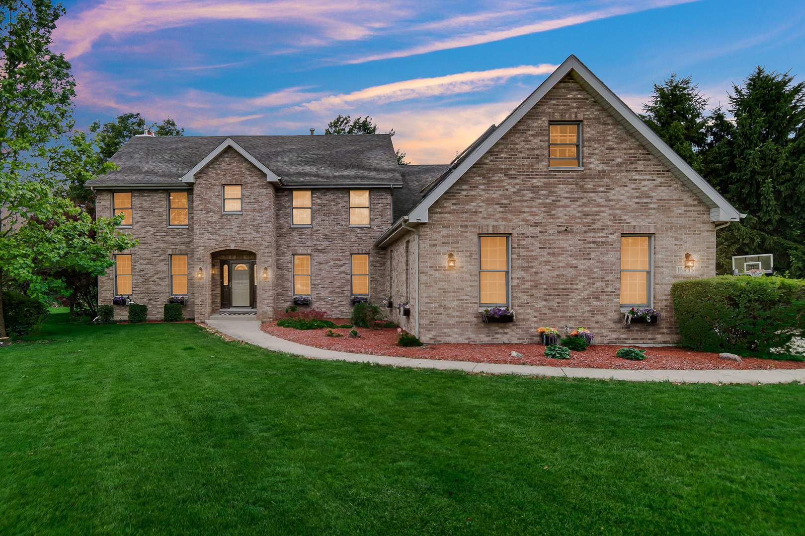 13935 Elizabeth Lane