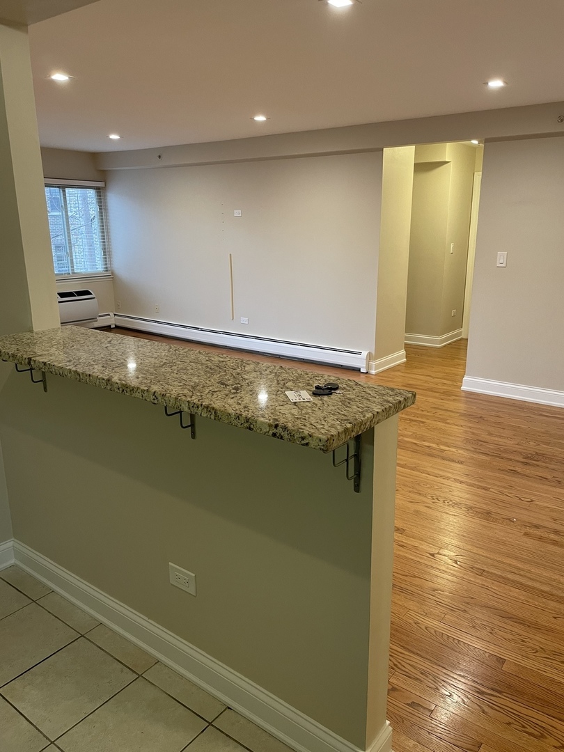 1 N CHESTNUT Avenue 1E