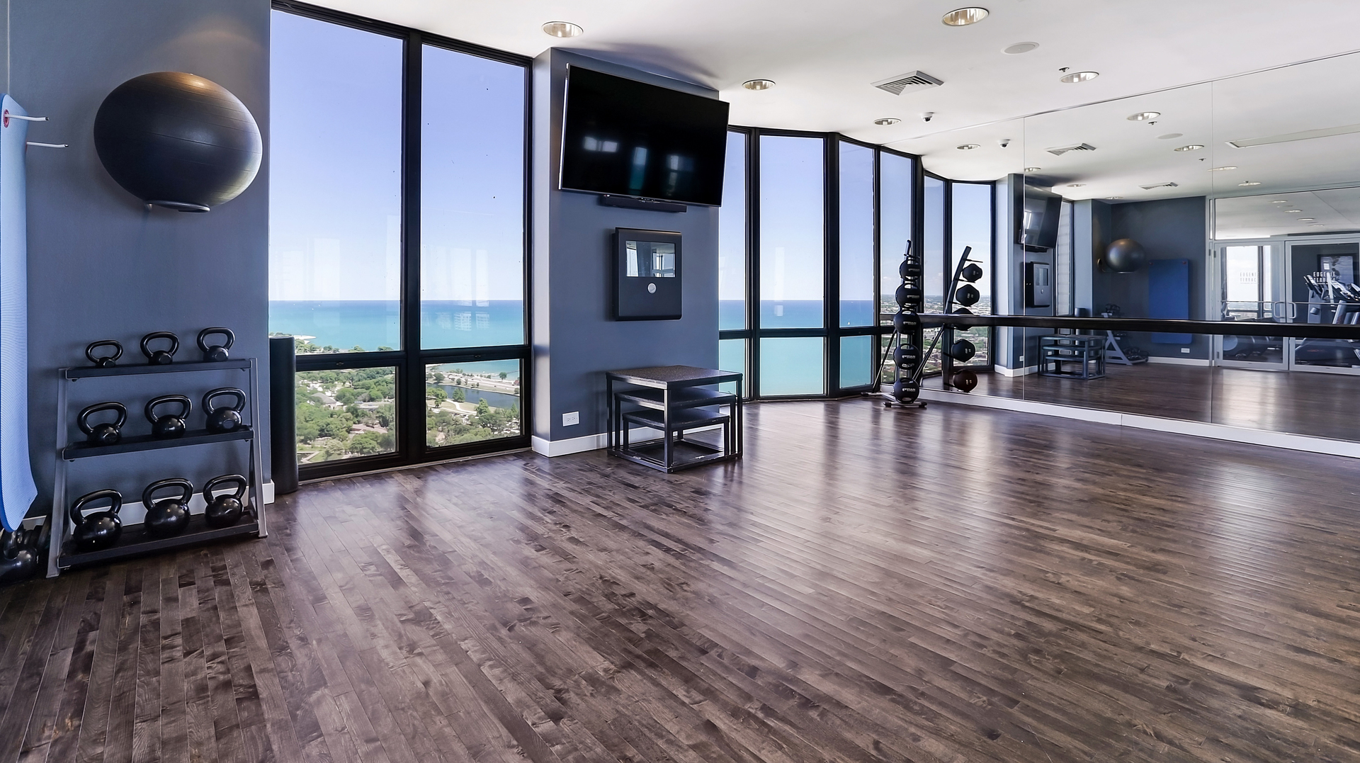 Chicago, Illinois 60614, United States, 3 Bedrooms Bedrooms, ,3 BathroomsBathrooms,Residential,Active,230306