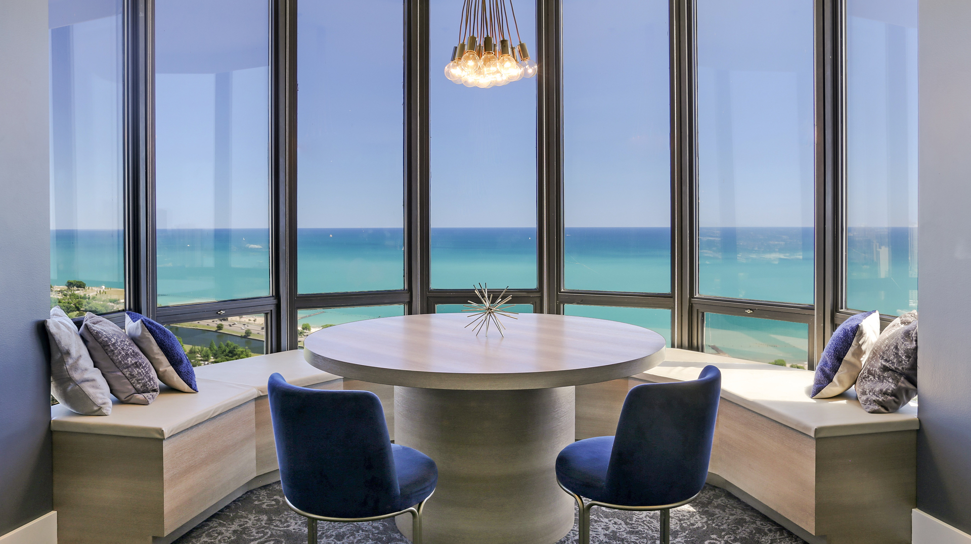 Chicago, Illinois 60614, United States, 3 Bedrooms Bedrooms, ,3 BathroomsBathrooms,Residential,Active,230306