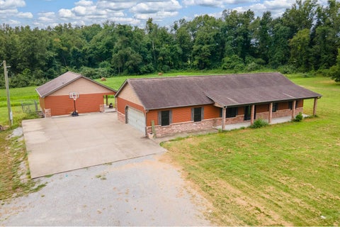 Photo of 11203 MURRAH Road, Marion, IL 62959 (MLS # 100539086)