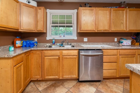 Tiny photo for 11203 MURRAH Road, Marion, IL 62959 (MLS # 100539086)