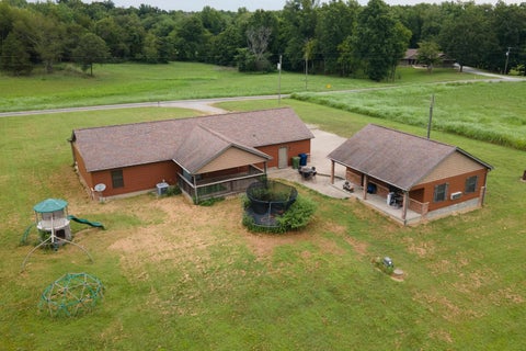 Tiny photo for 11203 MURRAH Road, Marion, IL 62959 (MLS # 100539086)