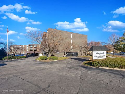 Photo of 9820 S Pulaski Road #314, Oak Lawn, IL 60453 (MLS # 12515957)
