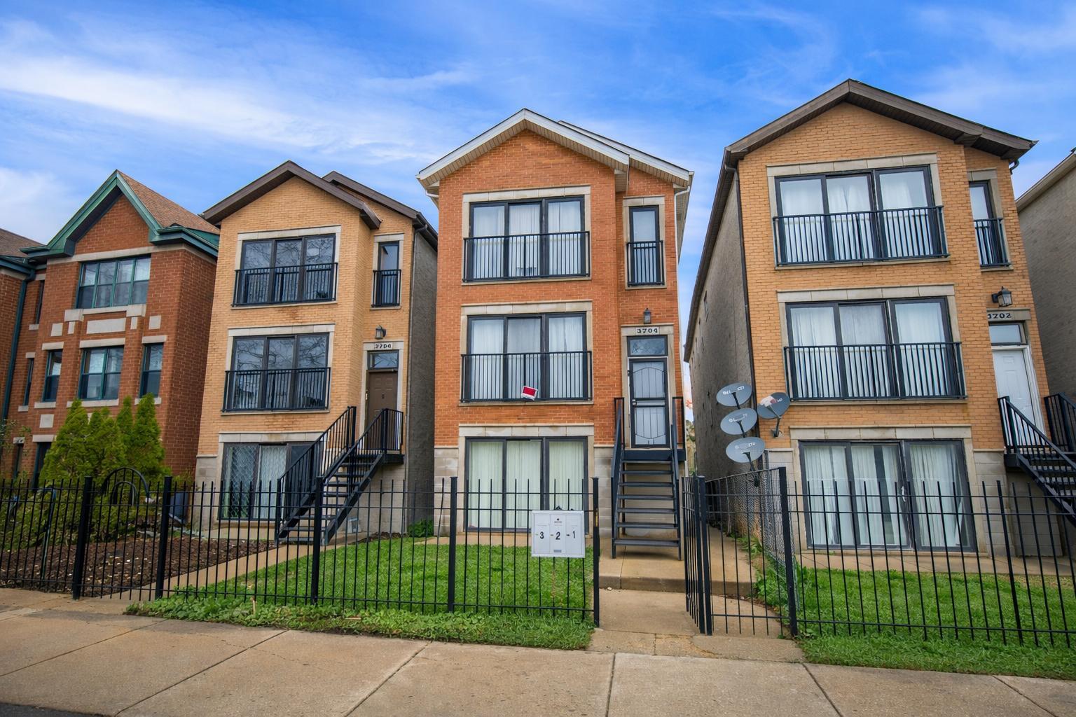 3704 W Lexington Street