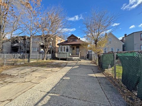 Tiny photo for 938 N Leamington Avenue, Chicago, IL 60651 (MLS # 12533419)