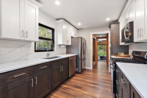 Tiny photo for 17220 Central Avenue, Tinley Park, IL 60477 (MLS # 12503121)