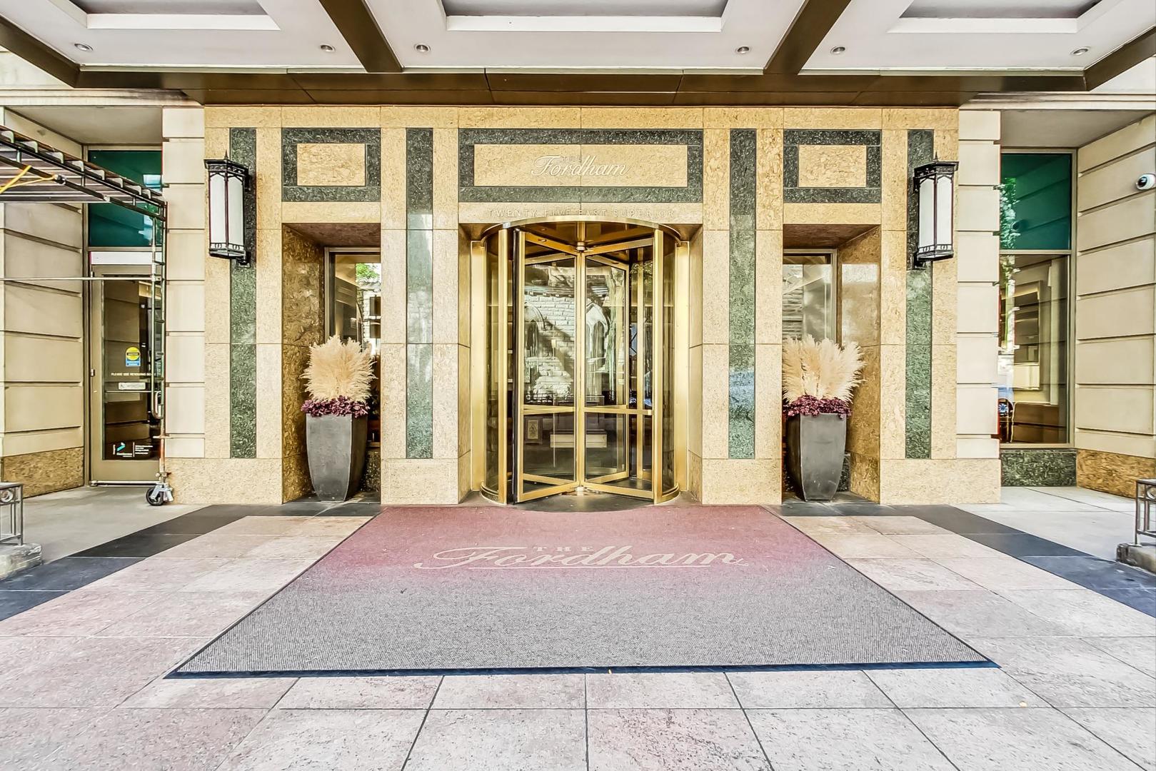 25 E Superior Street 2501