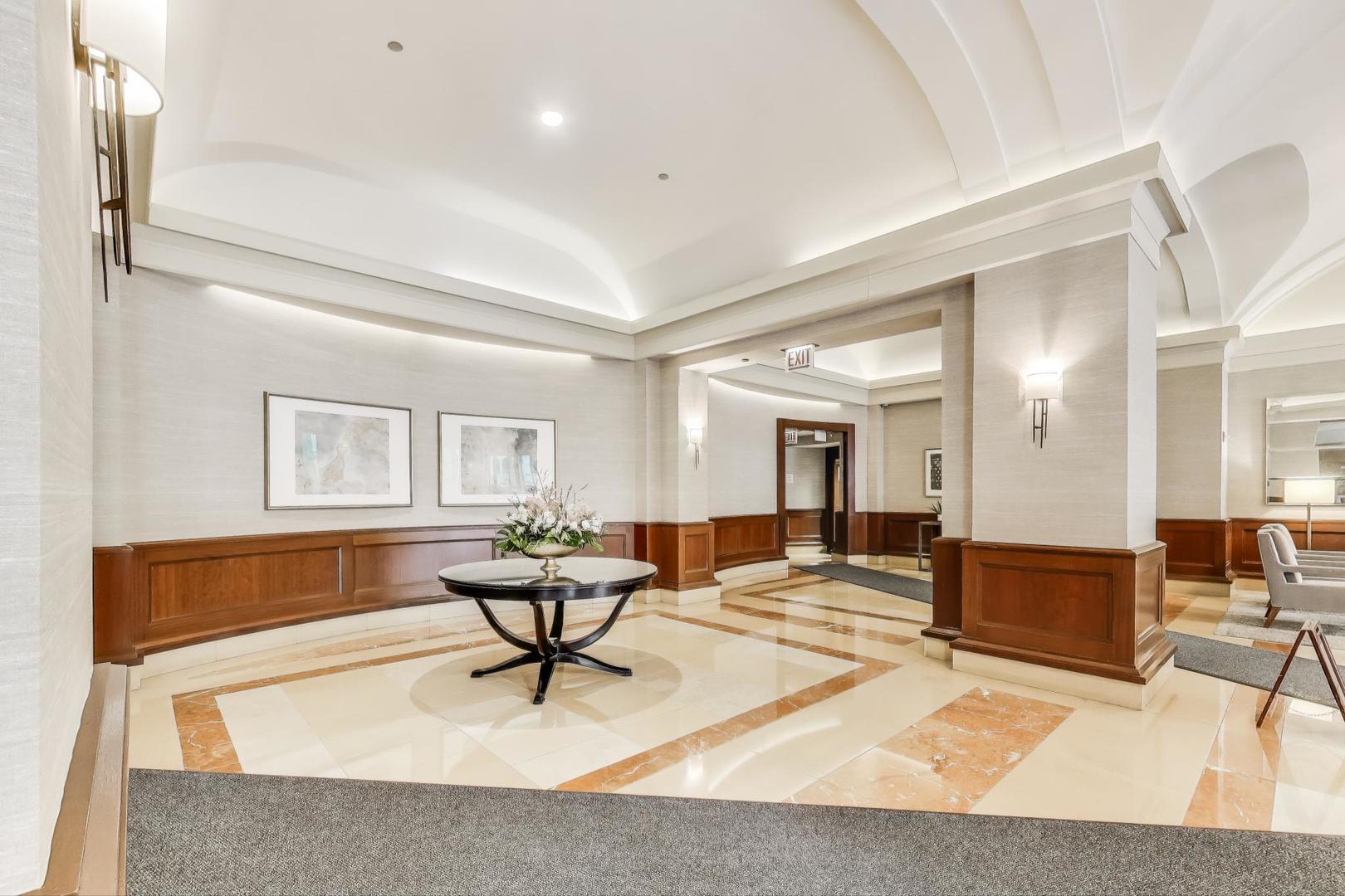 25 E Superior Street 2501