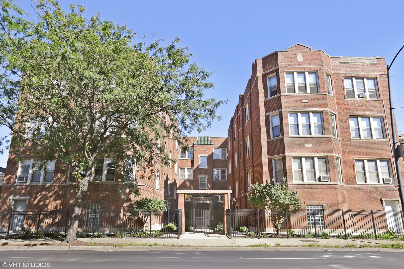 2452 W Addison Street 3A