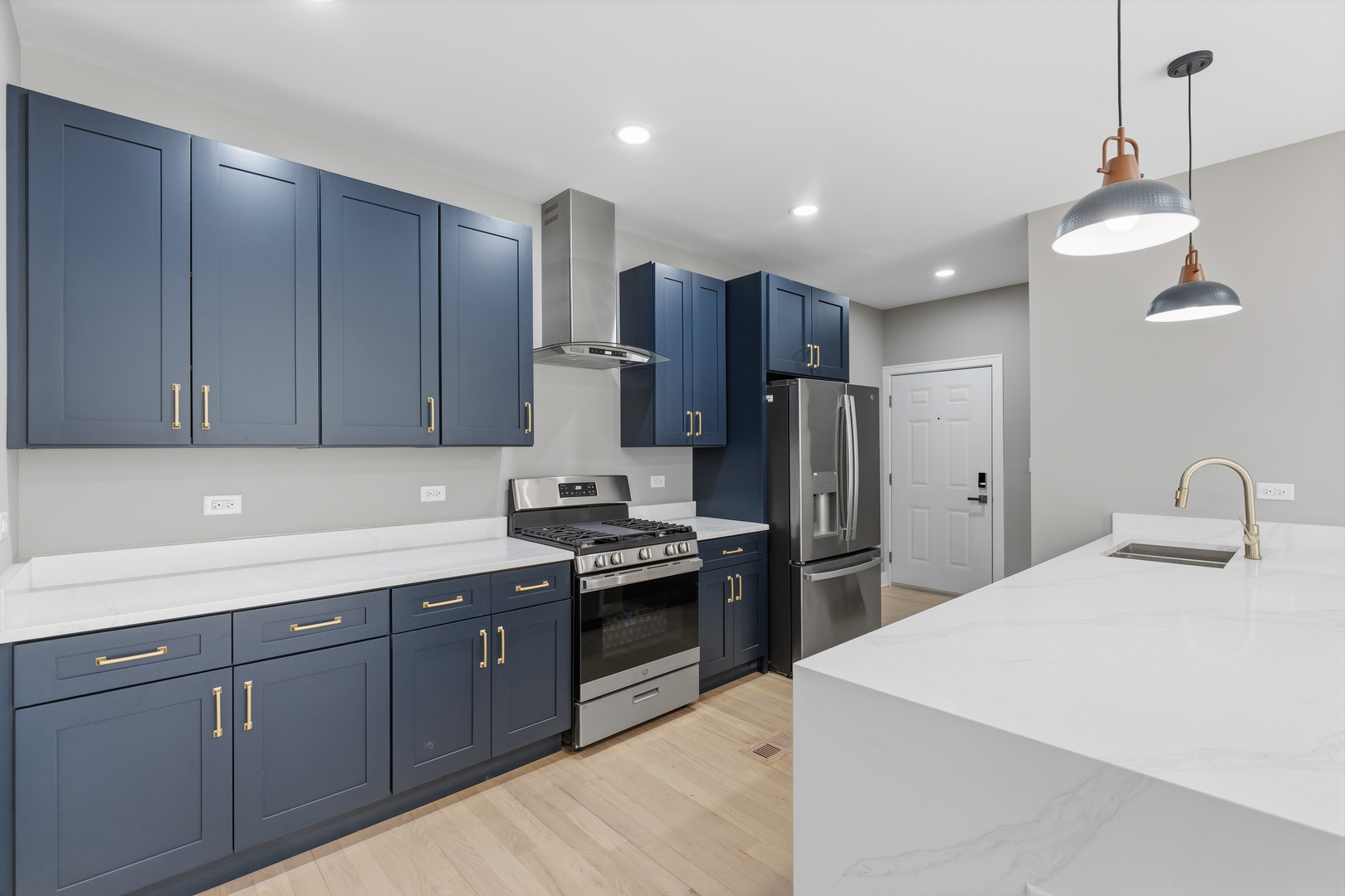 7428 N Rogers Avenue 1S