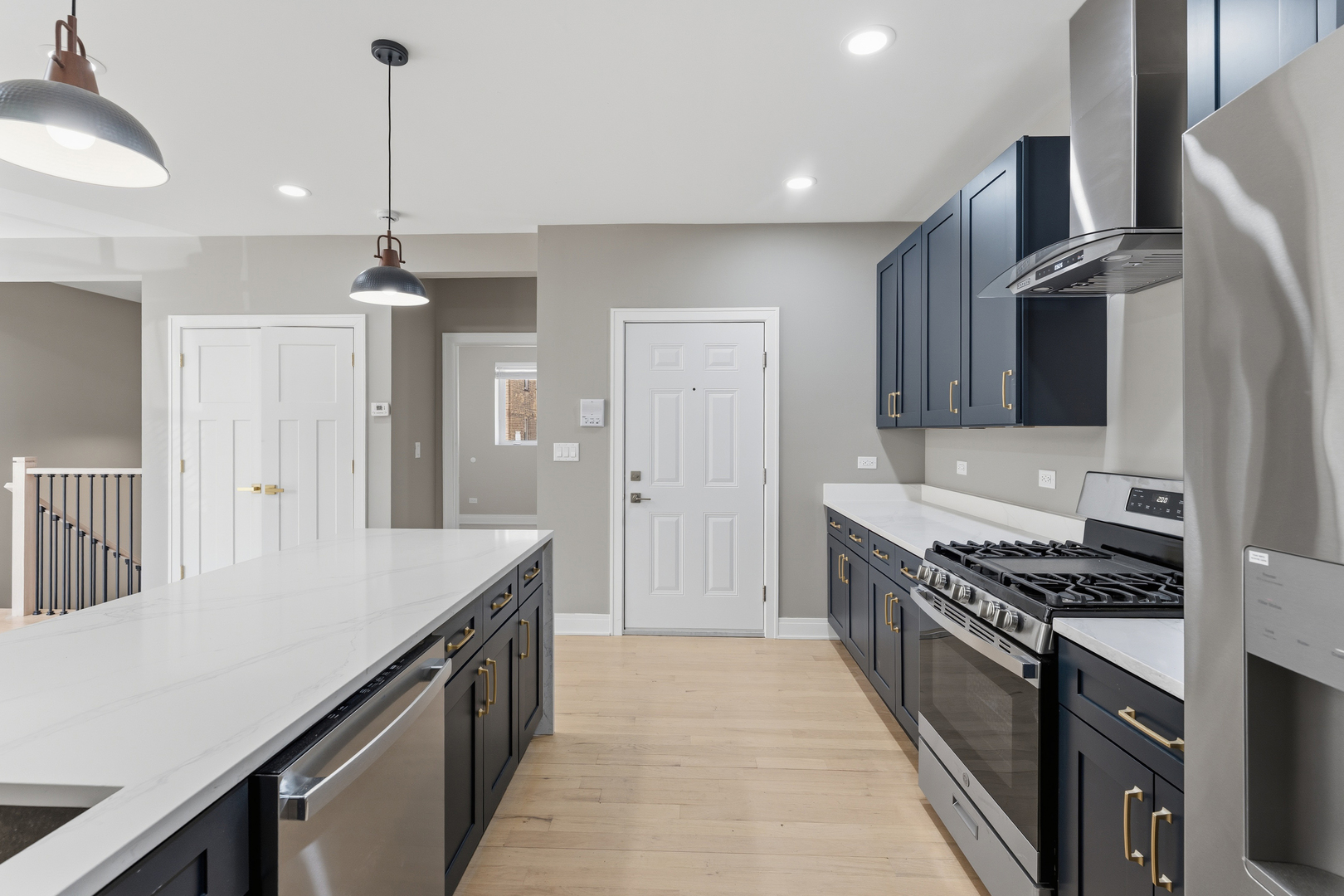 7428 N Rogers Avenue 1S