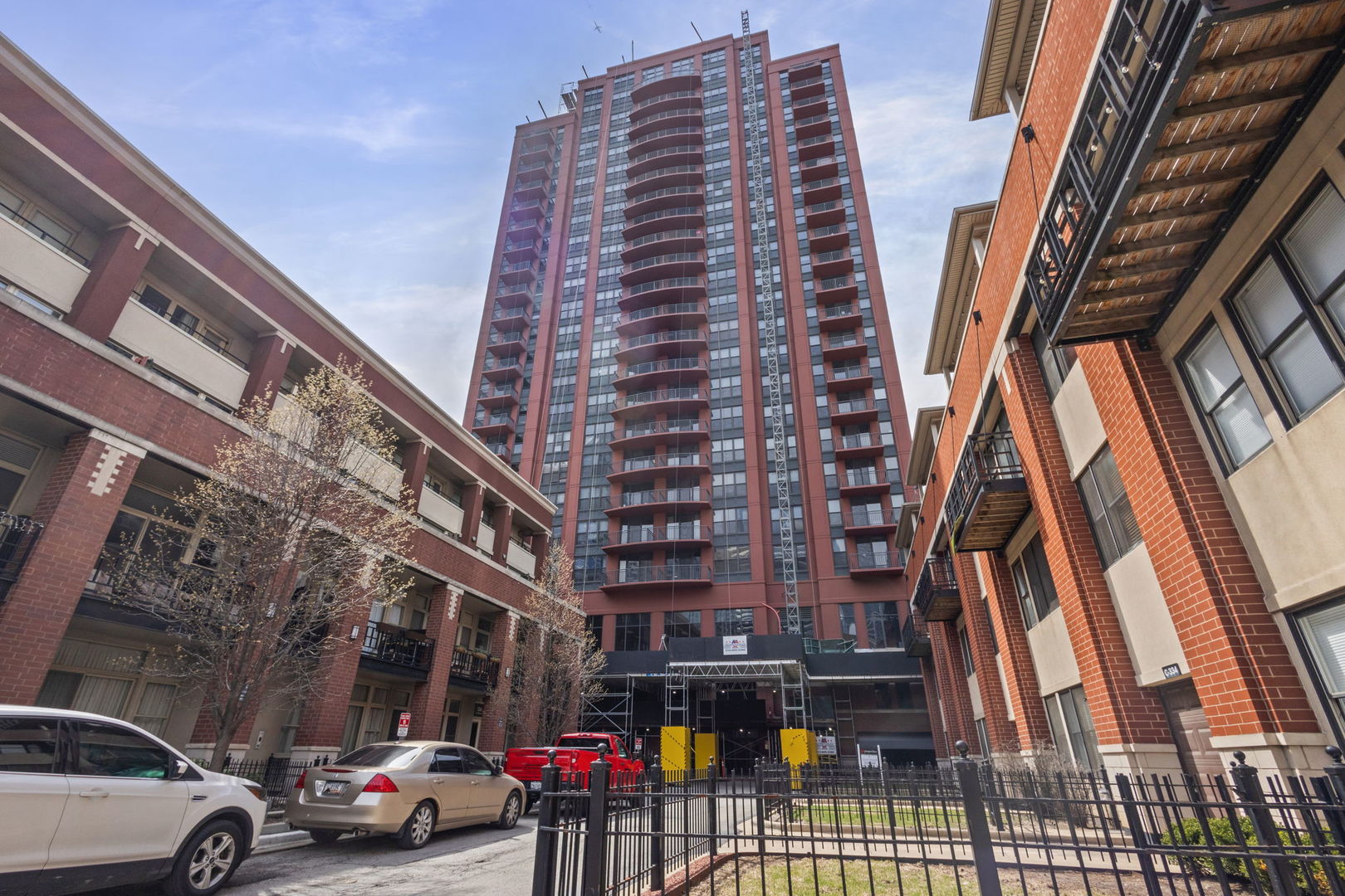 330 N JEFFERSON Street 1003