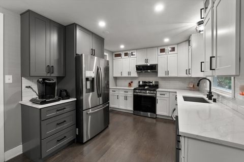 Tiny photo for 17803 Dogwood Lane, Hazel Crest, IL 60429 (MLS # 12485293)