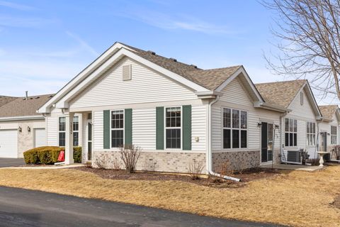 Tiny photo for 16346 Crescent Lake Drive, Crest Hill, IL 60403 (MLS # 12571425)