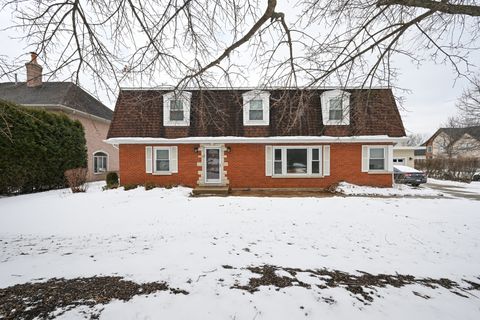Photo of 360 Erie Circle, Bloomingdale, IL 60108 (MLS # 12588542)