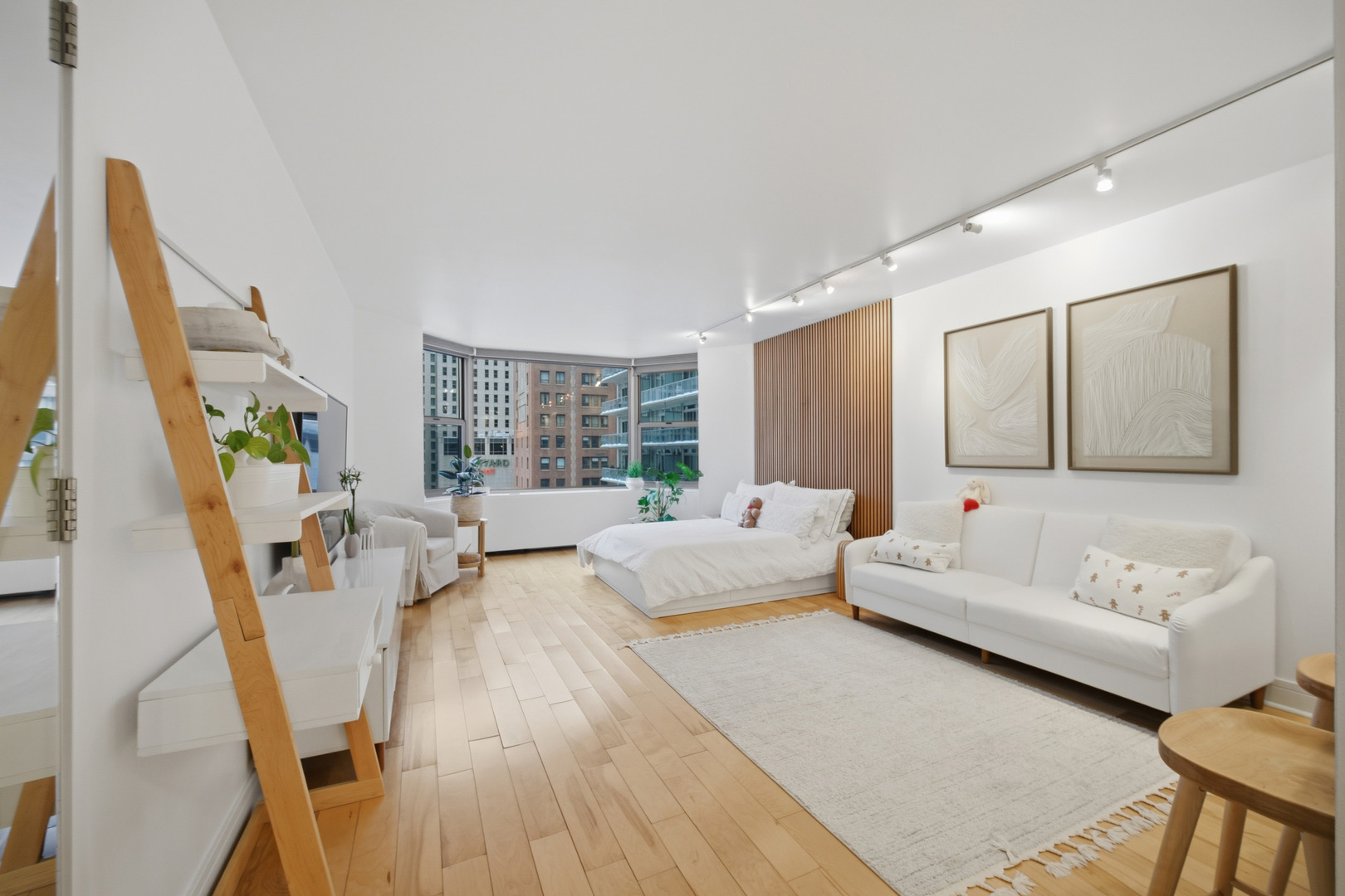 535 N MICHIGAN Avenue 1210