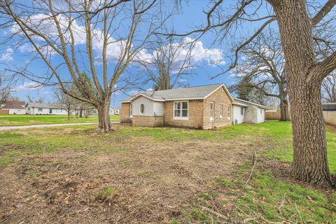 Tiny photo for 106 E Harrison Street, Catlin, IL 61817 (MLS # 12599654)