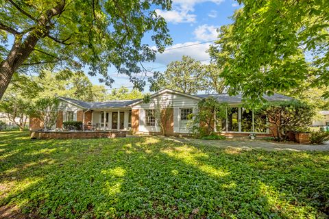 Photo of 236 Bristol Street, Northfield, IL 60093 (MLS # 12500747) Photo of 236 Bristol Street, Northfield, IL 60093 (MLS # 12500747)