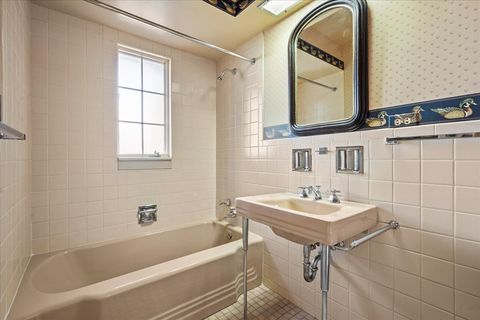 Tiny photo for 236 Bristol Street, Northfield, IL 60093 (MLS # 12500747)