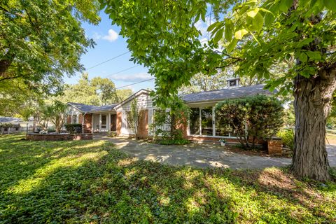 Tiny photo for 236 Bristol Street, Northfield, IL 60093 (MLS # 12500747)