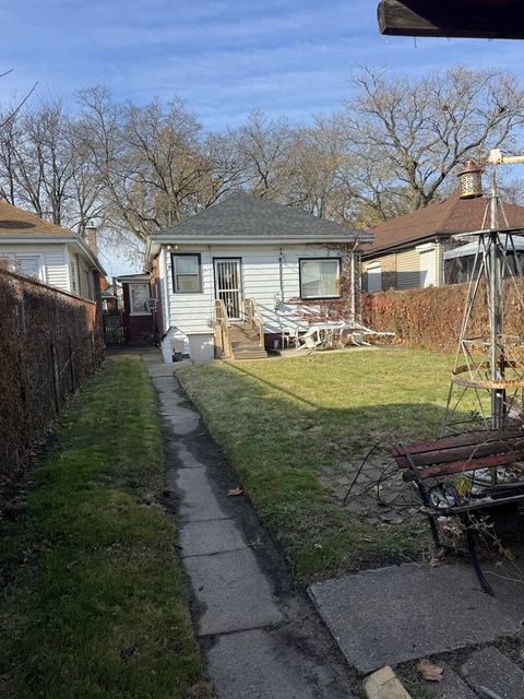 Tiny photo for 8239 S Ridgeland Avenue, Chicago, IL 60617 (MLS # 12520326)