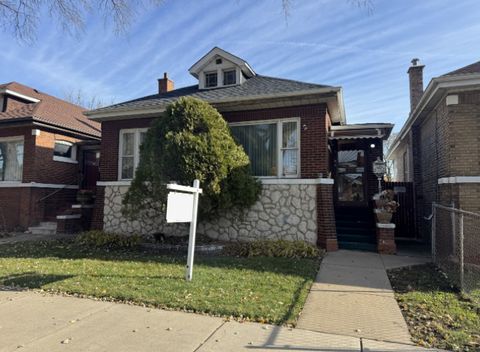 Photo of 8239 S Ridgeland Avenue, Chicago, IL 60617 (MLS # 12520326)