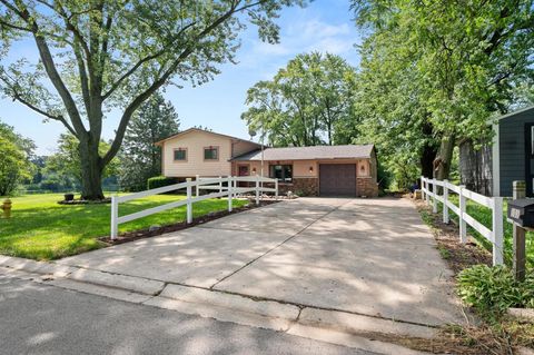 Tiny photo for 101 Seabury Road, Bolingbrook, IL 60440 (MLS # 12448144)