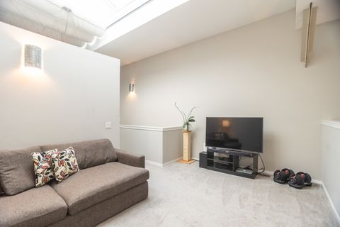 Tiny photo for 1130 W Cornelia Avenue #D, Chicago, IL 60657 (MLS # 12529575)