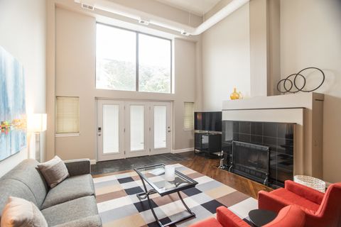 Tiny photo for 1130 W Cornelia Avenue #D, Chicago, IL 60657 (MLS # 12529575)