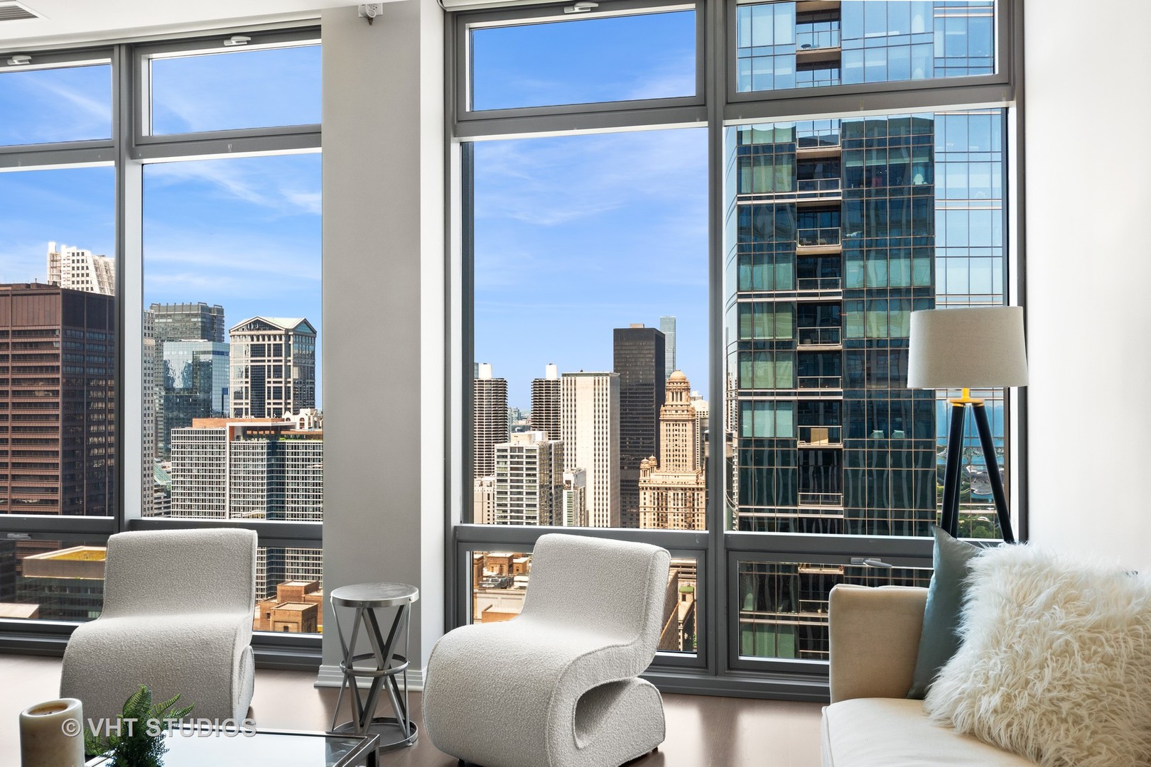 65 E Monroe Street 4124