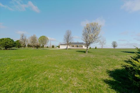 Tiny photo for 1388 E 2950 North Road, Mansfield, IL 61854 (MLS # 12610578)