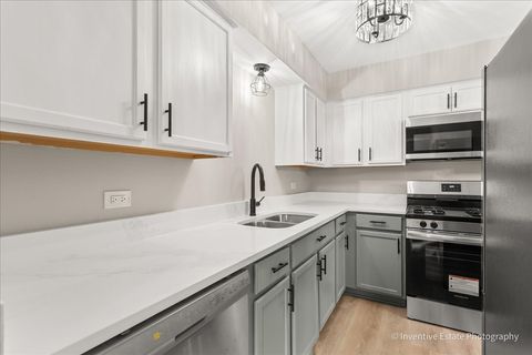 Tiny photo for 4819 W 109th Street #3-103, Oak Lawn, IL 60453 (MLS # 12572237)