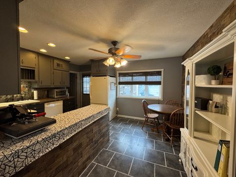 Tiny photo for 450 E 7th Street Court E, Milan, IL 61264 (MLS # 12591283)