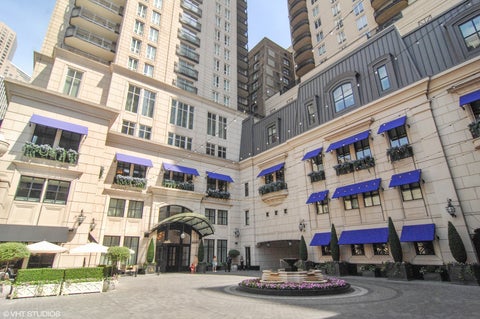 Photo of 11 E Walton Street #3202, Chicago, IL 60611 (MLS # 12784202)