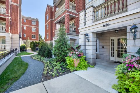 Tiny photo for 626 Homewood Avenue #405, Highland Park, IL 60035 (MLS # 12621146)