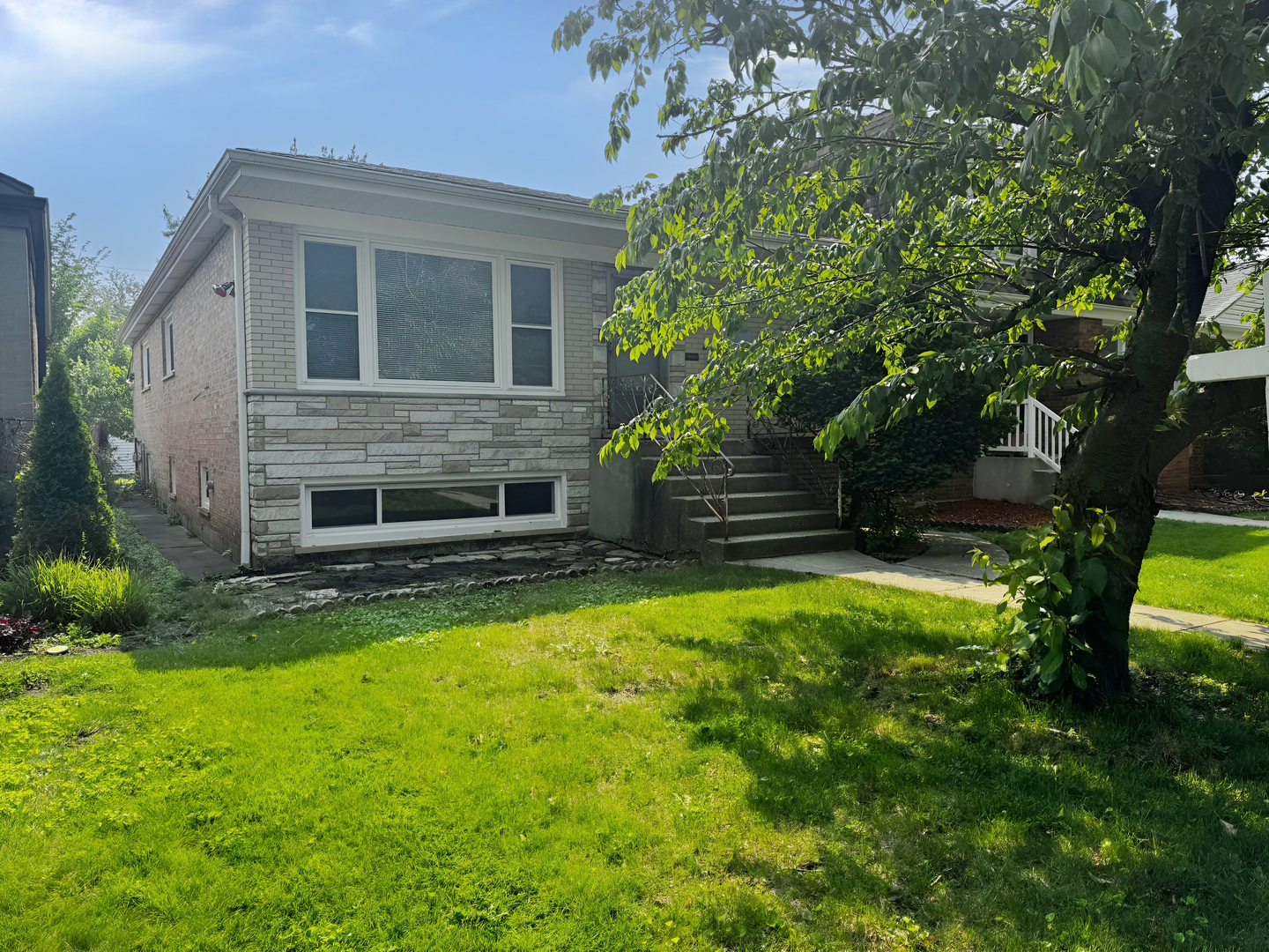 5349 N Meade Avenue