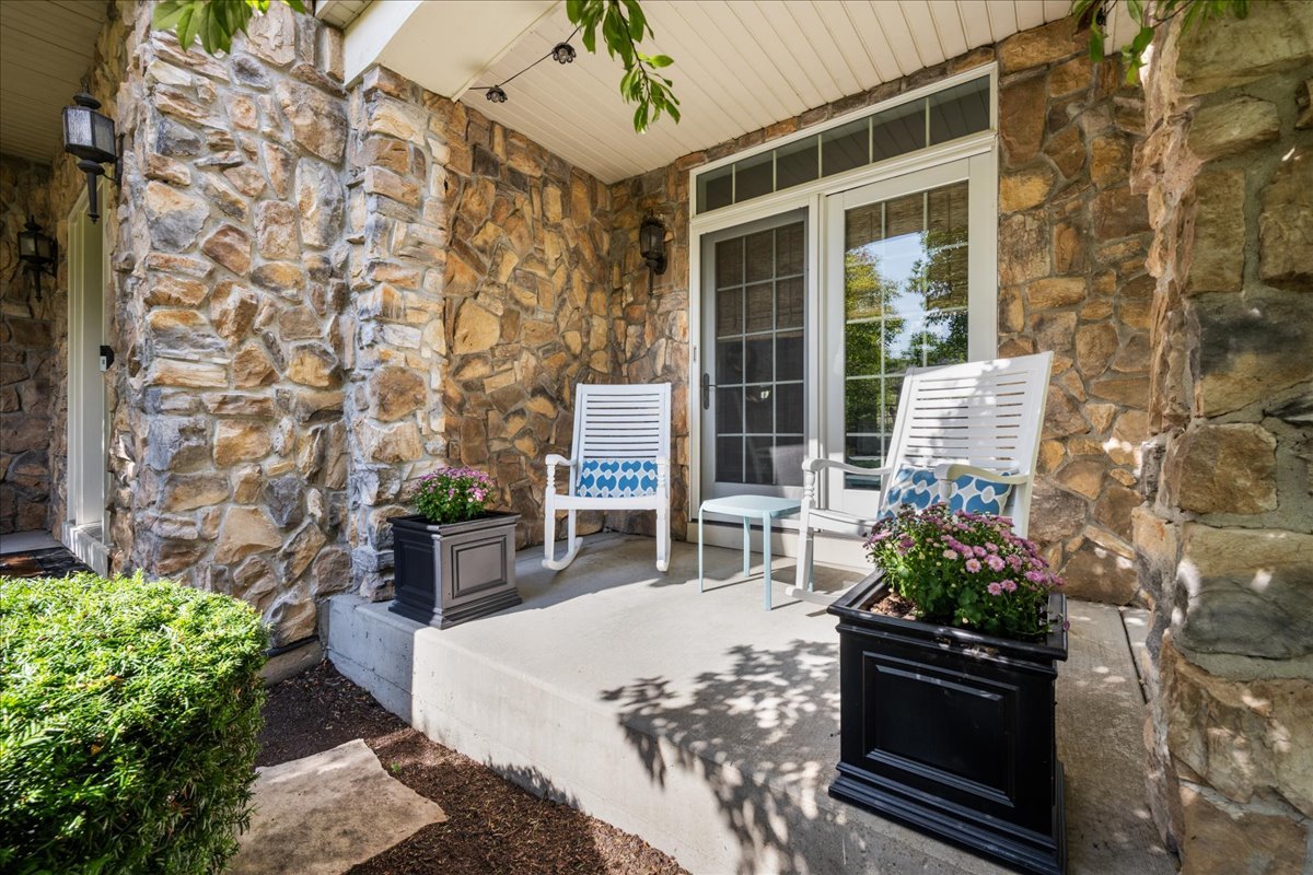 39W796 N Hathaway Lane